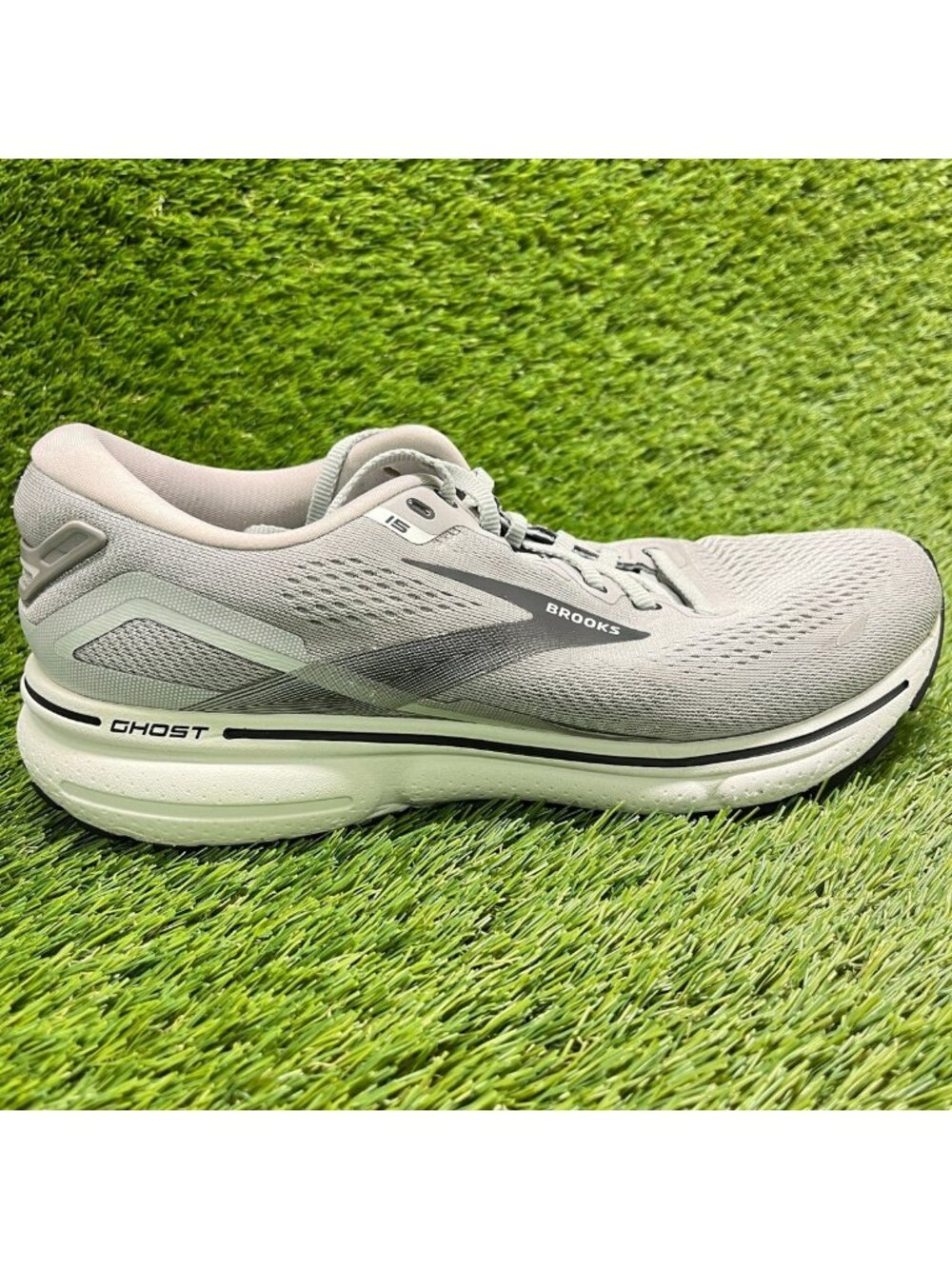 Brooks Ghost 15 Mens Size 9.5 Gray White Athletic Running Walking Shoes Sneakers